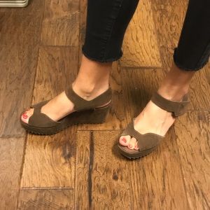 Pedro Garcia wedges.